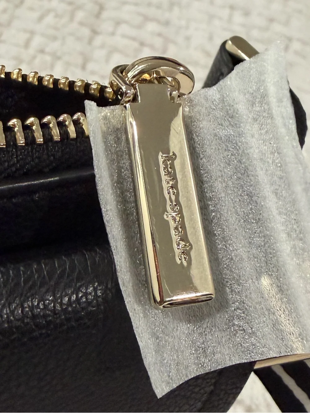 Kate Spade ♠️ New York “ROSIE” with striped adjustable strap.
